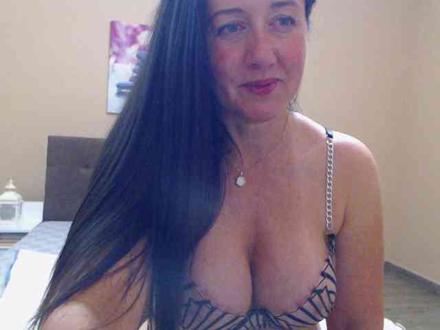 Maya_Banks webcam