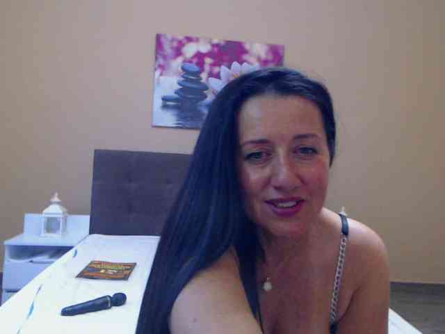 Maya_Banks webcam