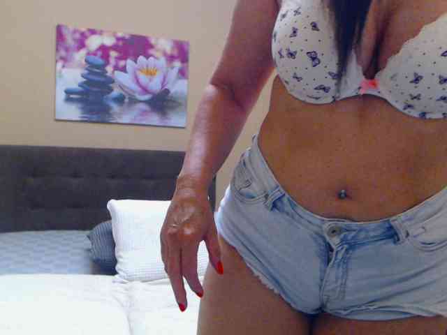 Maya_Banks webcam