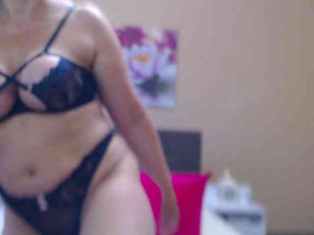 Maya_Banks webcam