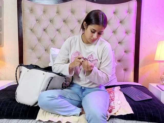 VioletMontes's BongaCams show and profile