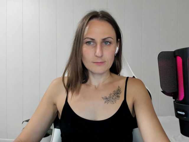 Kiza9 live cam on BongaCams