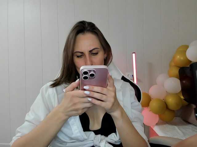 Kiza9's BongaCams show and profile