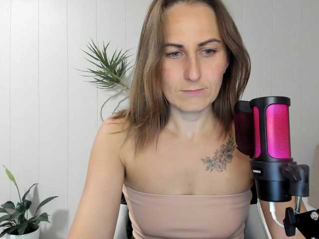 Kiza9 live cam on BongaCams