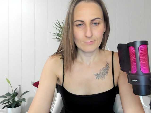 Kiza9 live cam on BongaCams