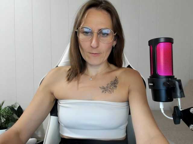 Kiza9 live cam on BongaCams