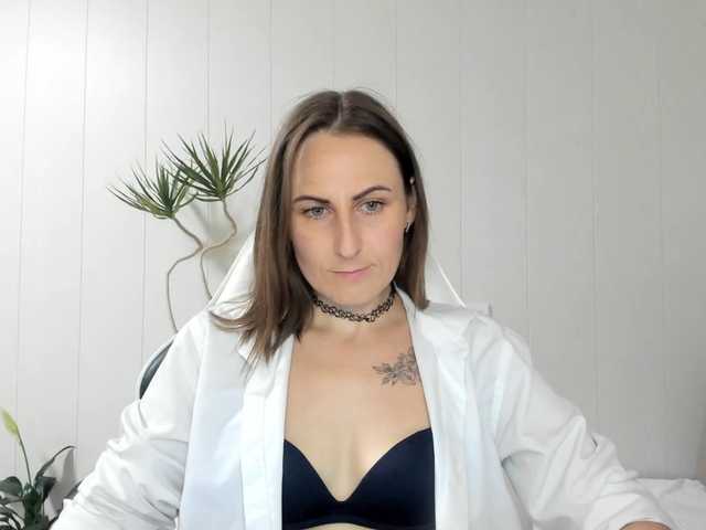 Kiza9 live cam on BongaCams