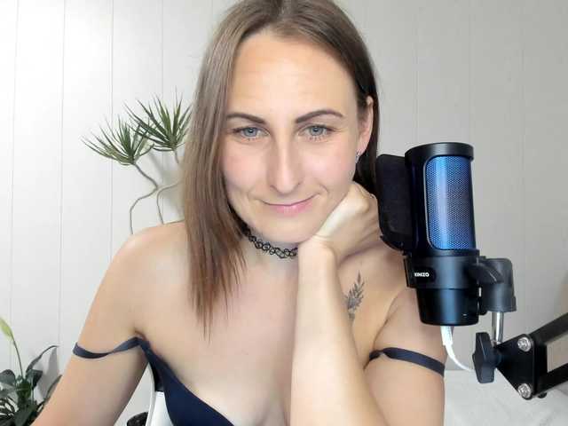 Kiza9 live cam on BongaCams