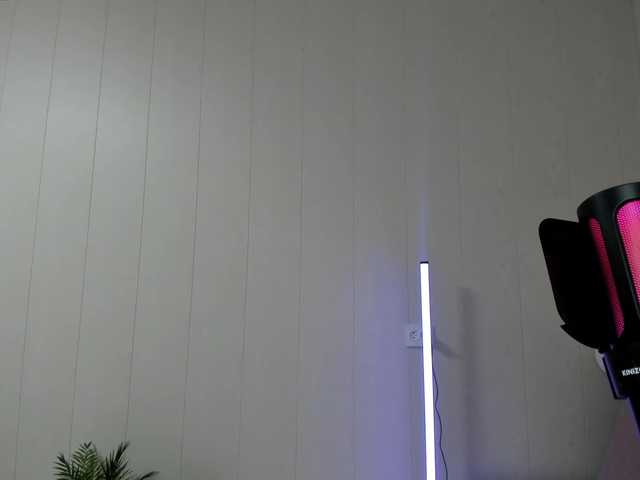 Kiza9's BongaCams show and profile