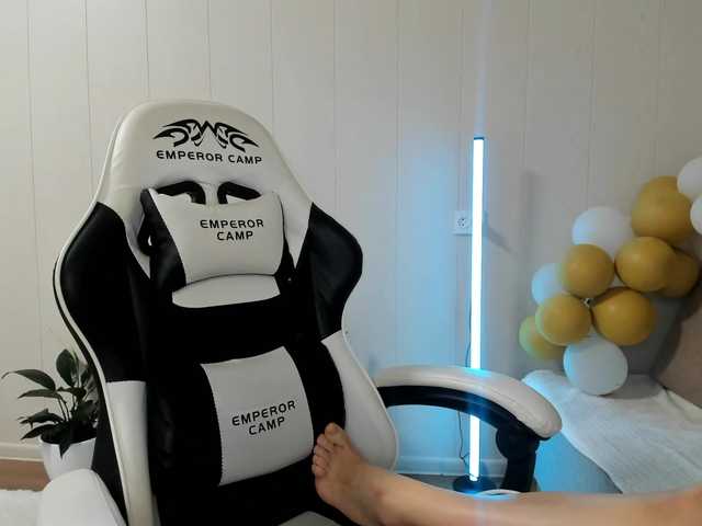 Kiza9's BongaCams show and profile