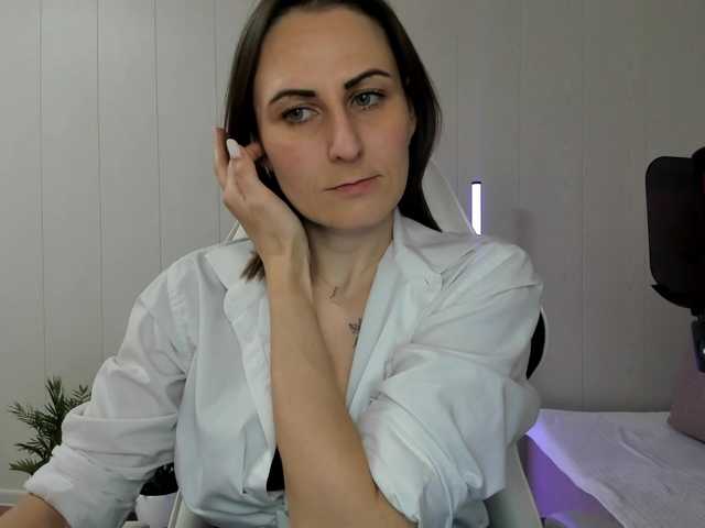 Kiza9's BongaCams show and profile