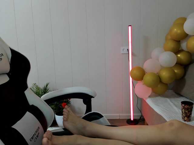 Kiza9's BongaCams show and profile