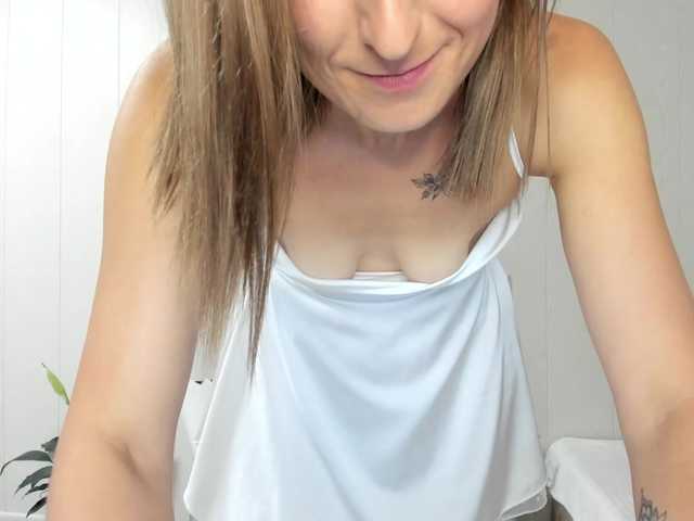 Kiza9 live cam on BongaCams