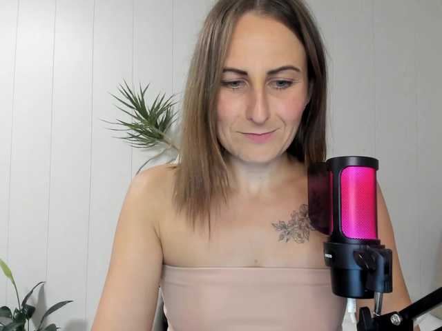 Kiza9 live cam on BongaCams