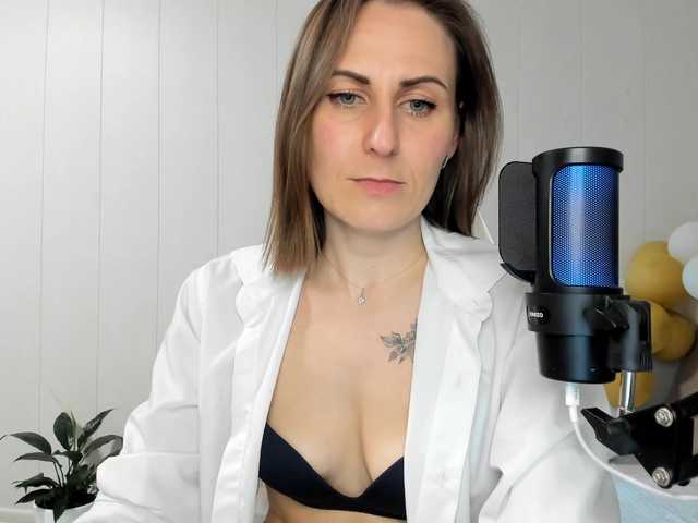 Kiza9's BongaCams show and profile