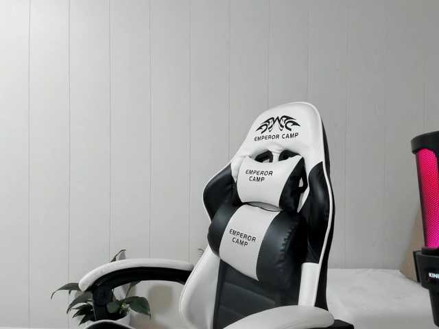 Kiza9 live cam on BongaCams