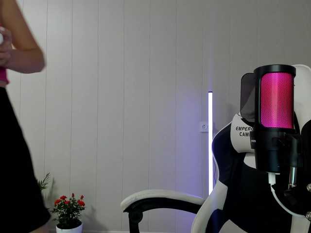 Kiza9's BongaCams show and profile