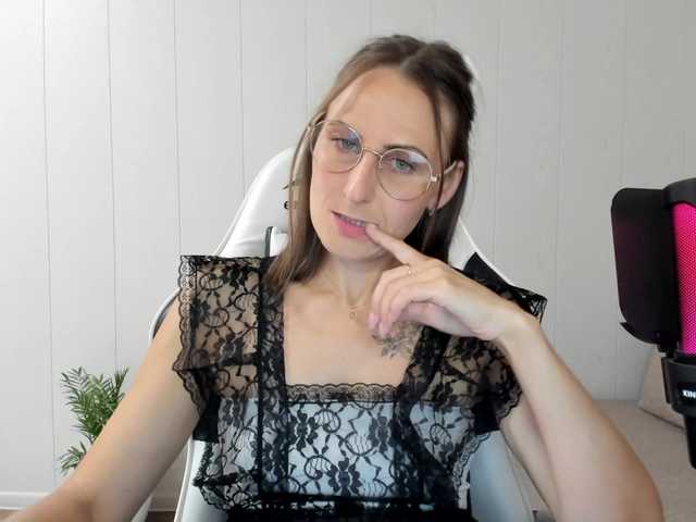 Kiza9 live cam on BongaCams