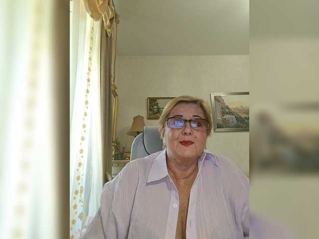 KarinkaSweet live cam on BongaCams