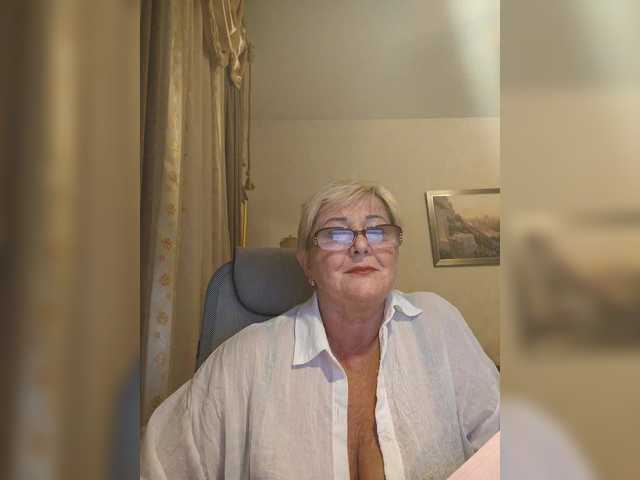 KarinkaSweet live cam on BongaCams