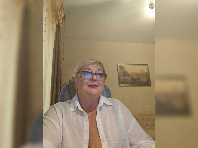 KarinkaSweet live cam on BongaCams