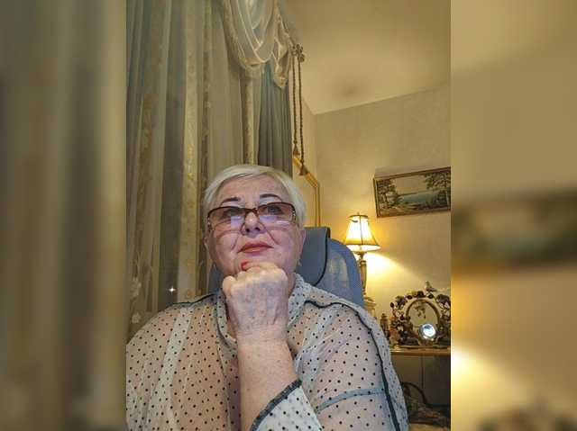 KarinkaSweet live cam on BongaCams