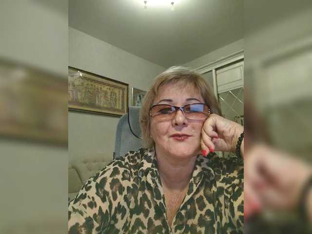 KarinkaSweet's BongaCams show and profile