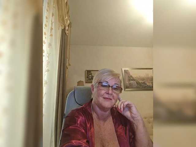 KarinkaSweet live cam on BongaCams
