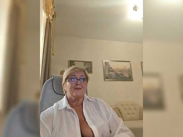 KarinkaSweet live cam on BongaCams