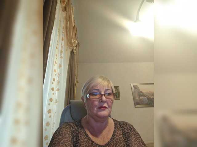 KarinkaSweet live cam on BongaCams
