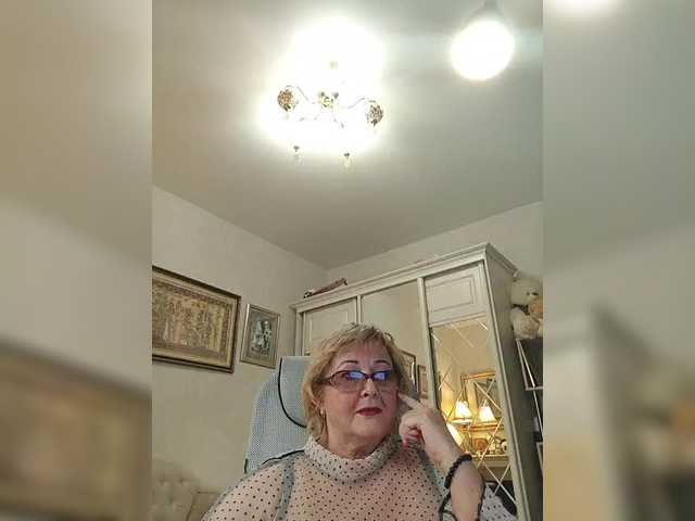 KarinkaSweet's BongaCams show and profile