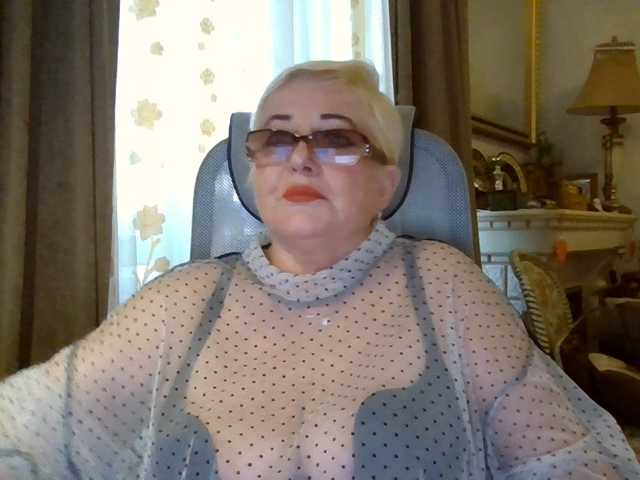 KarinkaSweet live cam on BongaCams