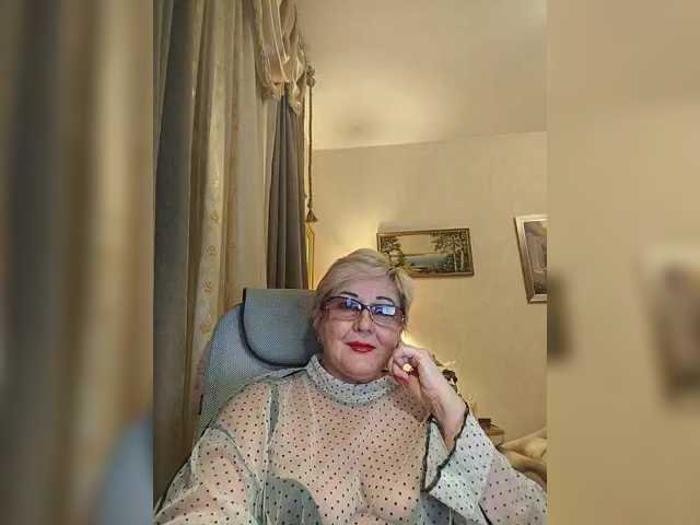 KarinkaSweet live cam on BongaCams