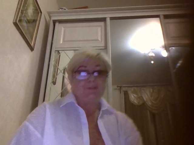 KarinkaSweet live cam on BongaCams