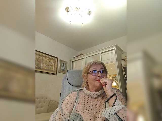 KarinkaSweet's BongaCams show and profile