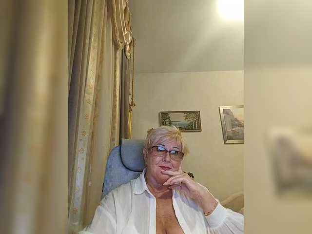 KarinkaSweet live cam on BongaCams