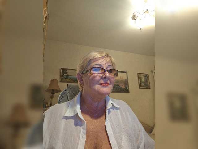 KarinkaSweet live cam on BongaCams