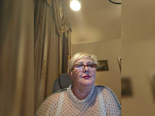 KarinkaSweet live cam on BongaCams