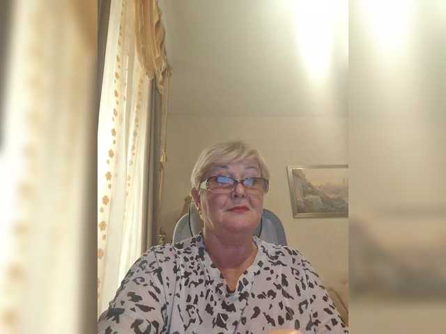 KarinkaSweet live webcam show