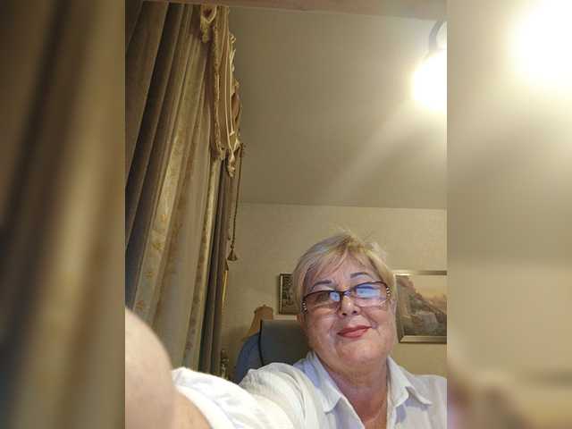 KarinkaSweet live cam on BongaCams