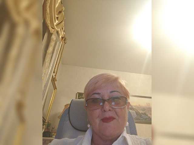 KarinkaSweet live cam on BongaCams