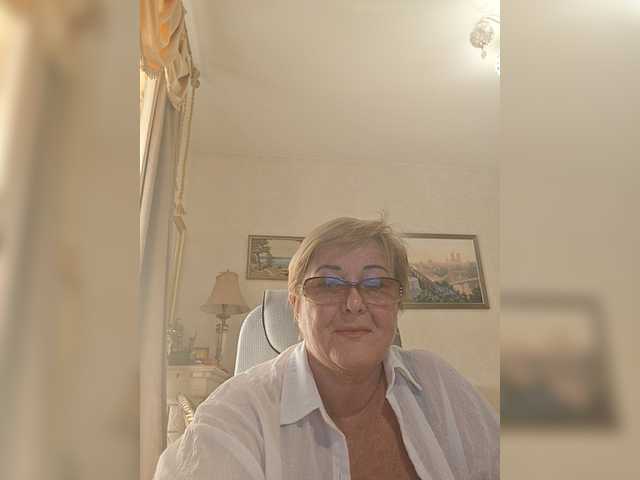 KarinkaSweet live cam on BongaCams