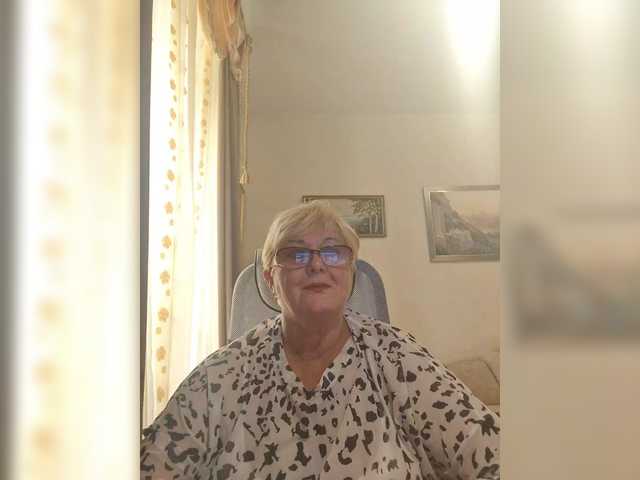 KarinkaSweet live webcam show
