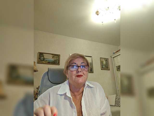 KarinkaSweet live cam on BongaCams