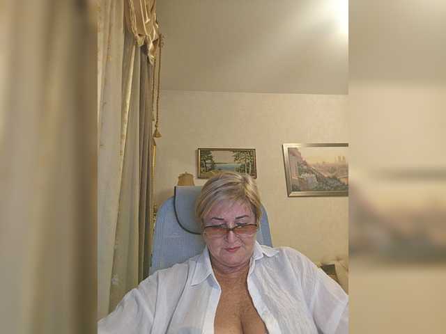 KarinkaSweet live cam on BongaCams