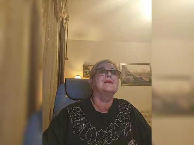 KarinkaSweet live cam on BongaCams