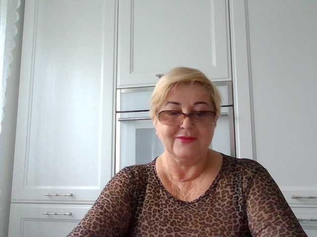 KarinkaSweet — live female cam