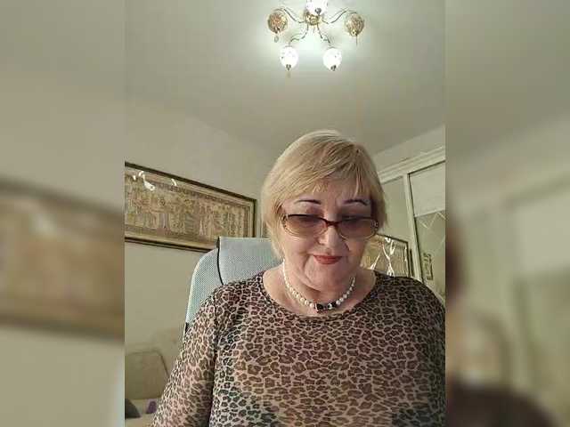 KarinkaSweet's BongaCams show and profile