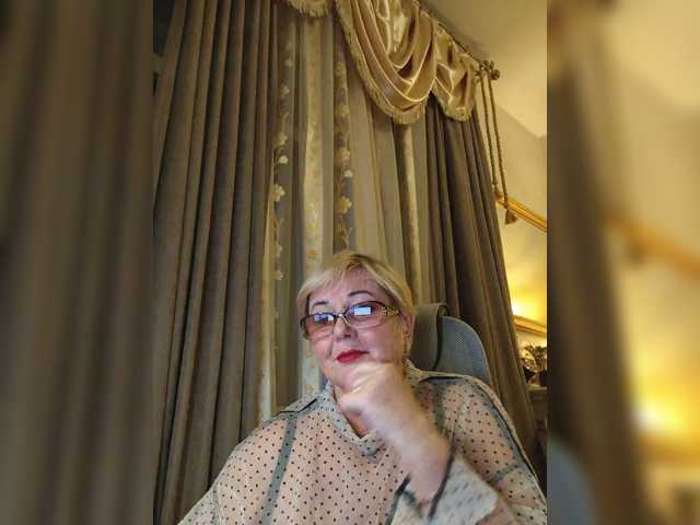 KarinkaSweet, en directo ahora en BongaCams