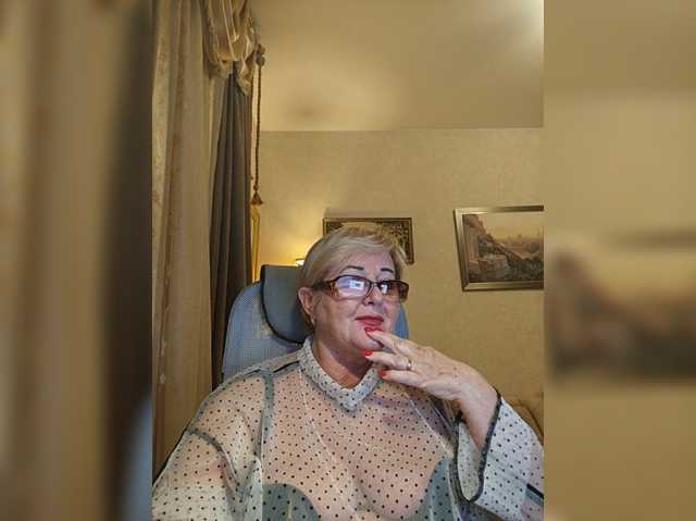 KarinkaSweet live cam on BongaCams